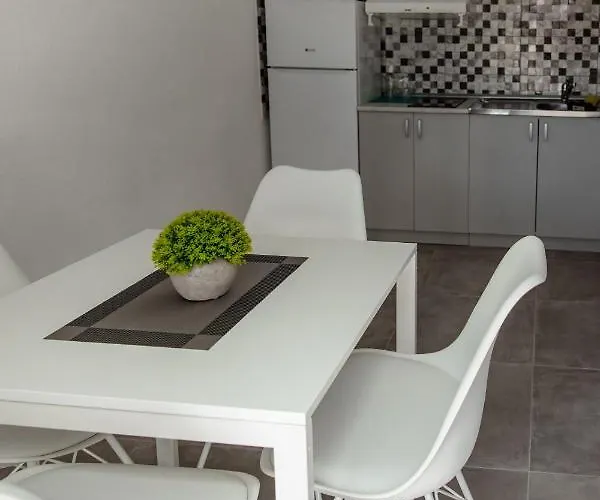 Derdan Garden * 克拉列沃