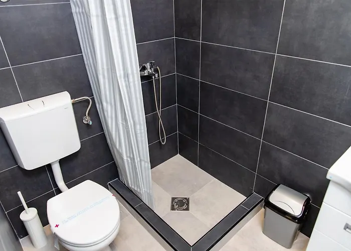 Derdan Garden 公寓 *